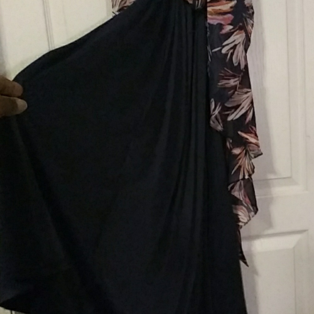 Dress - Picture 3 of 7